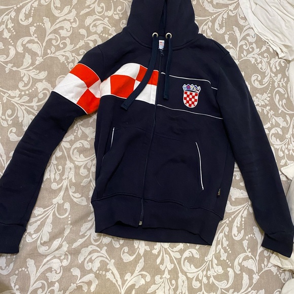 Men’s Croatian zip up sweater, barely worn - Picture 2 of 2